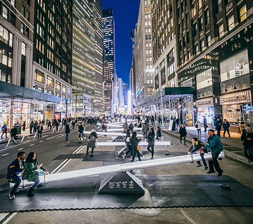 Newyorské ulice se díky projektu Impluse změnily v obrovské hrací hřiště